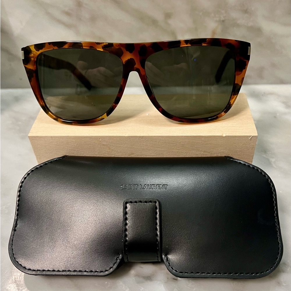 SAINT LAURENT 
Acetate Flat Top SL1 015 Sunglasses Tortoise unisex